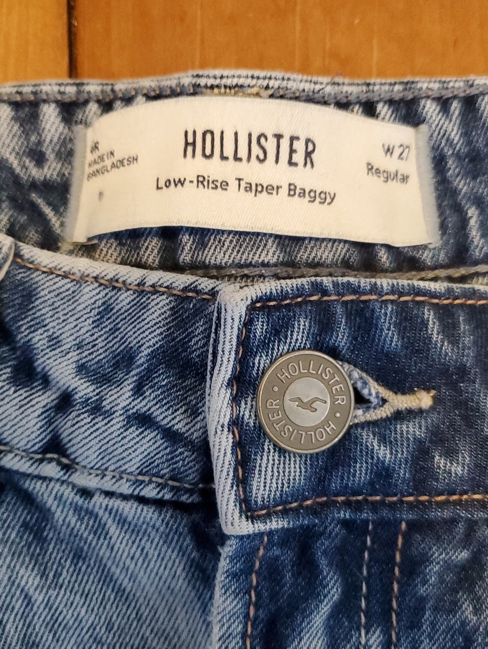 Hollister Light Blue Low-Rise Tapered Jeans Baggy - Picture 2 of 8